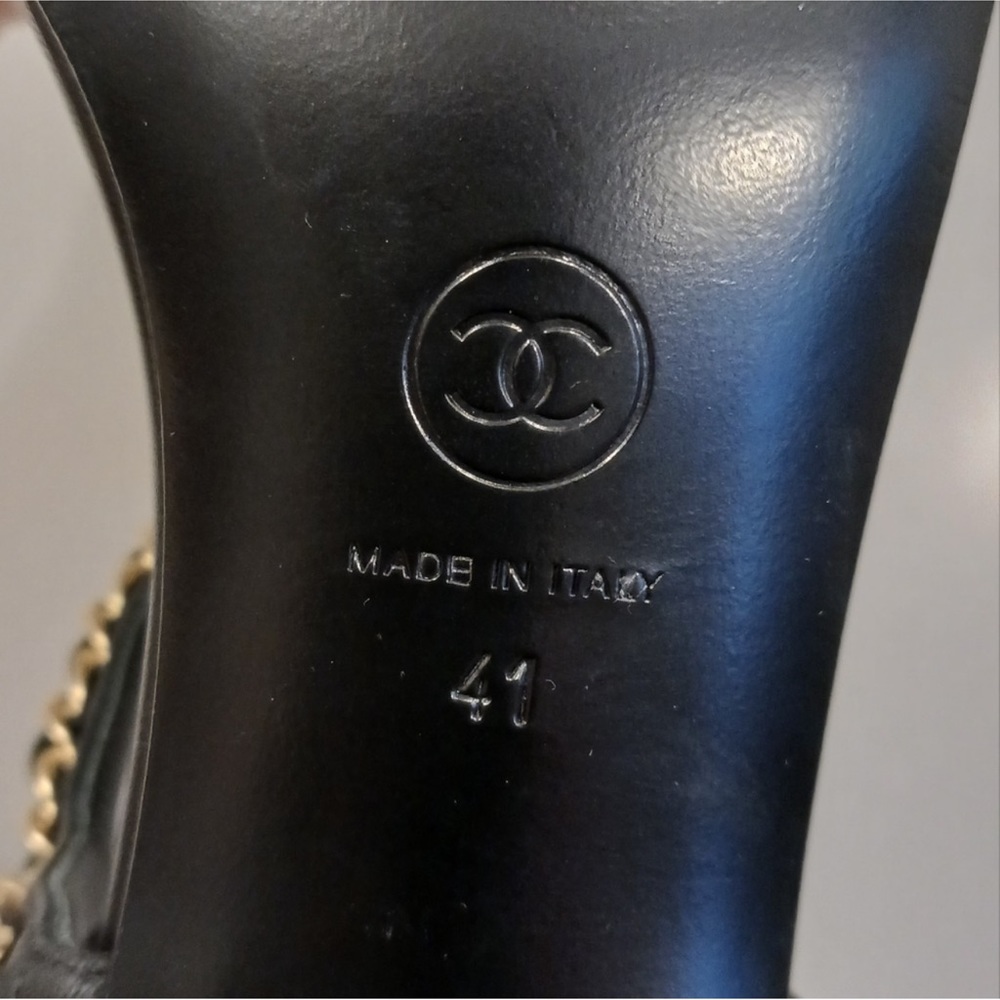 CHANEL New Interlocking Black T-strap Sandals - Picture 8 of 13